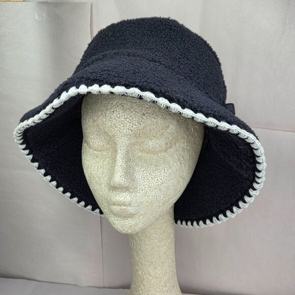 NWT UGG Women's Scalloped Edge Bucket Hat Black - Picture 1 of 2